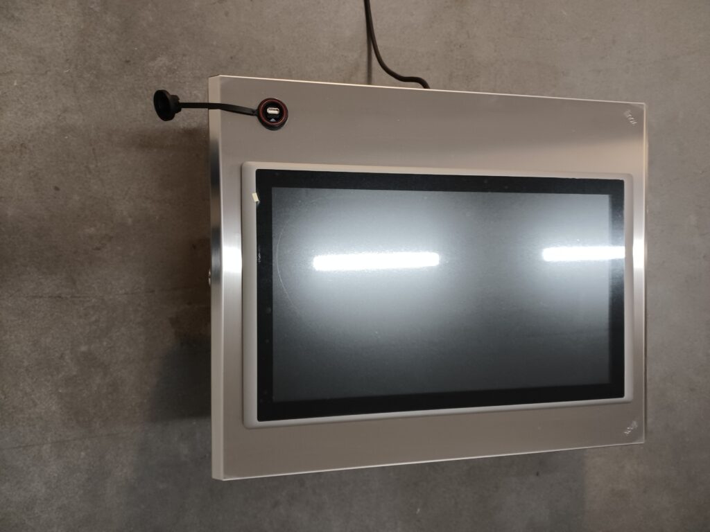 Rozsdamentes, IP67 védettságű ipari panel PC