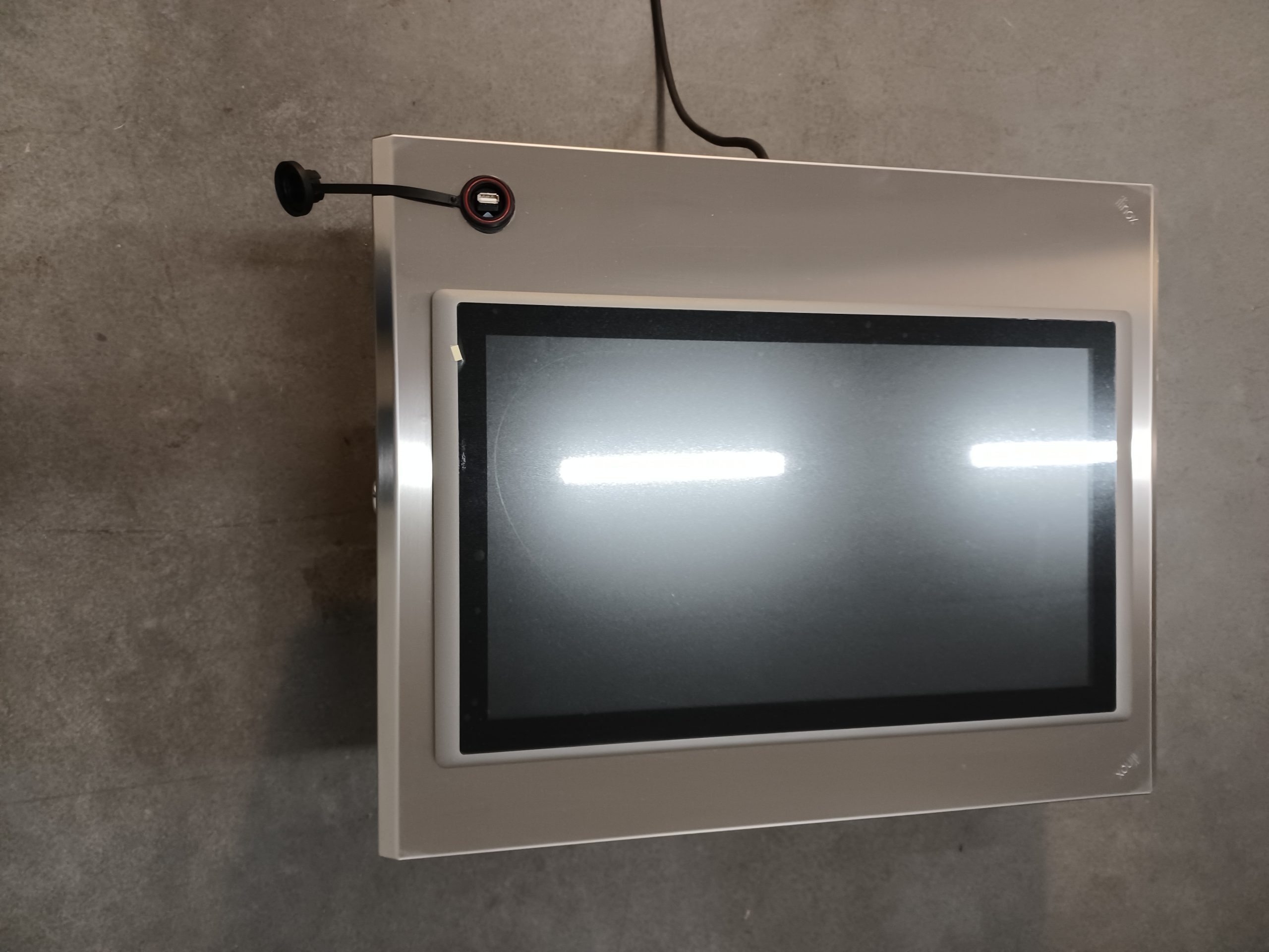 Rozsdamentes, IP67 védettságű ipari panel PC