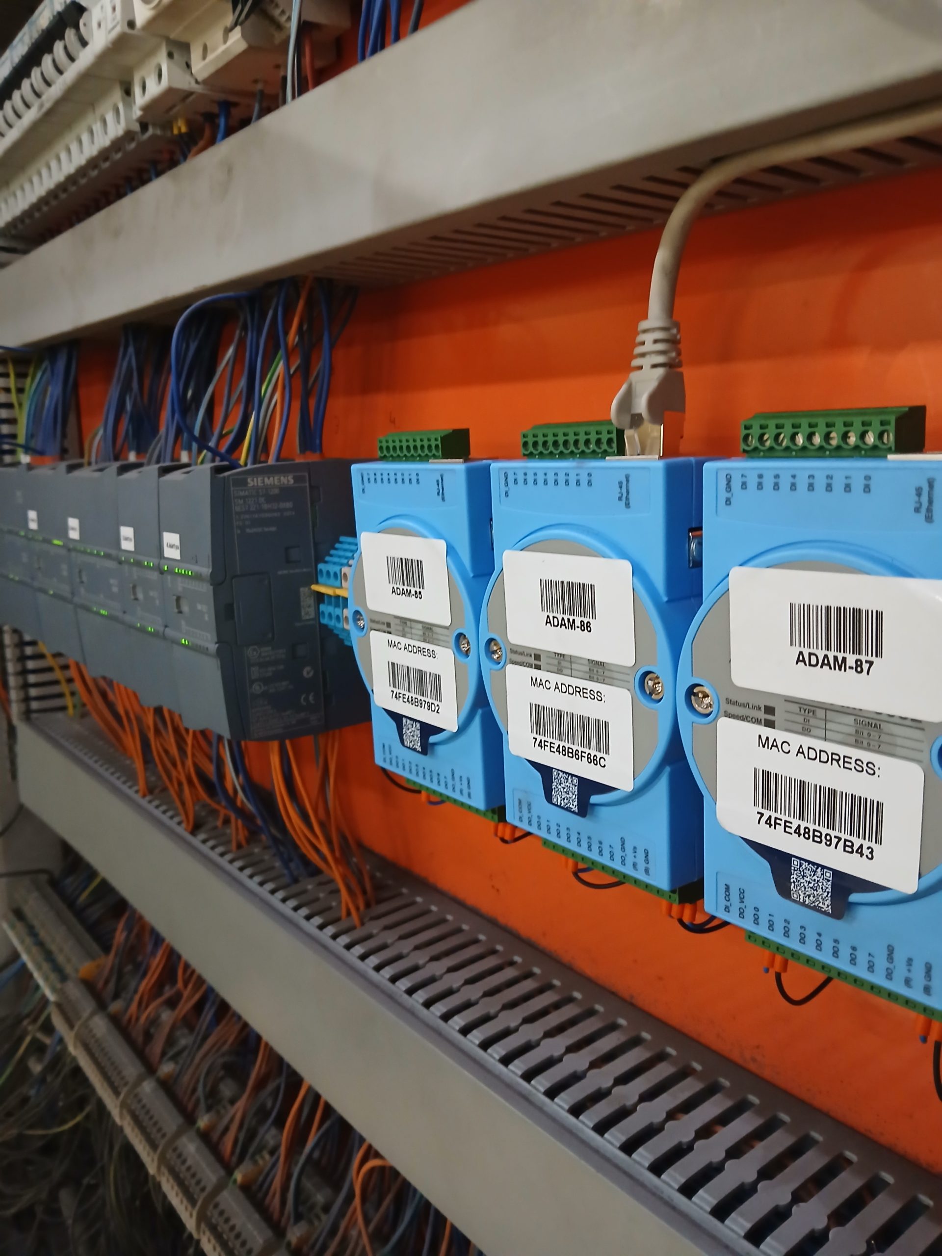 ipari adatgyűjtés Advantech ADAM-6052 moduljaival