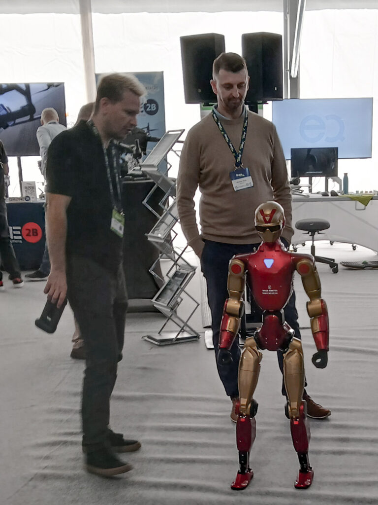 A robotok sem hiányoztak a kiállításról